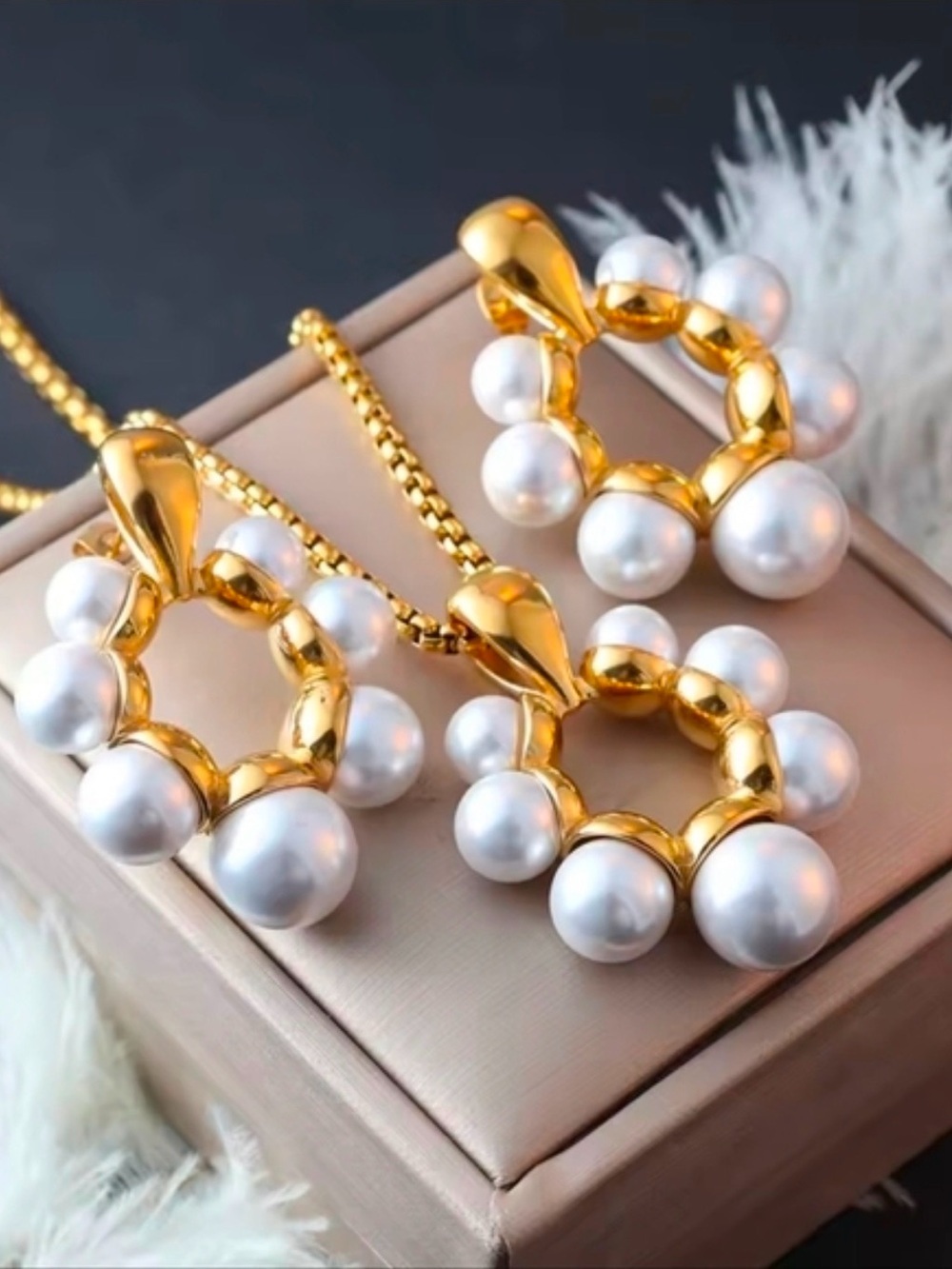 Luxe Pearl Halo Necklace & Earrings Set